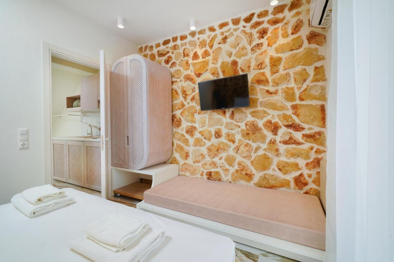 Athina Palace Luxurious Appartments Potos Exterior photo