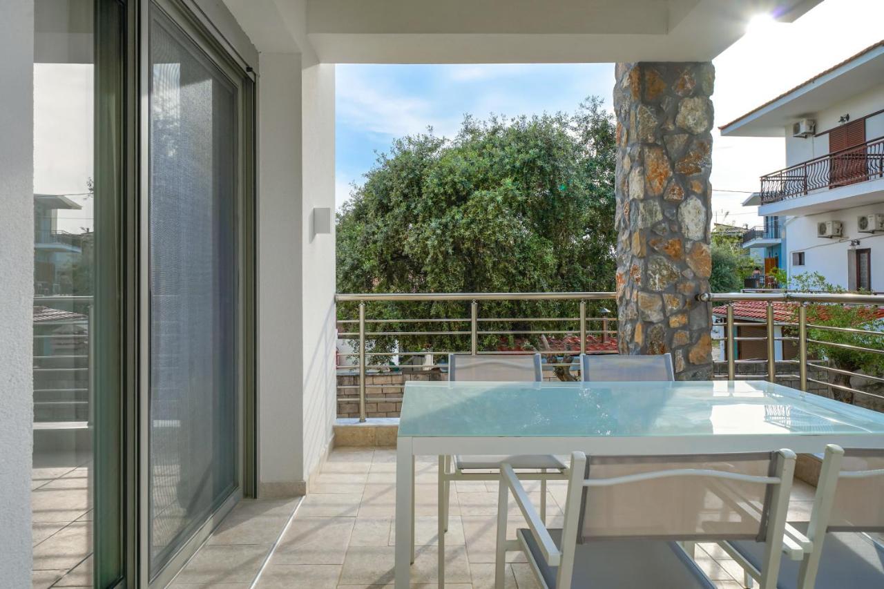 Athina Palace Luxurious Appartments Potos Exterior photo